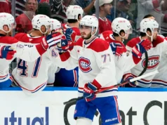 Texier desfaz o empate no terceiro período, Canadiens vence Lightning por 3 a 2 e assume a liderança da série