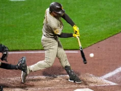 Os Padres derrotaram o Pirates por 5 a 0 pela terceira vitória consecutiva, encerrando a seqüência de 5 vitórias consecutivas do Pittsburgh.