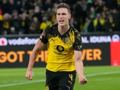 O zagueiro alemão Nico Sloterbeck encerrou as especulações de transferência e permanecerá no Dortmund