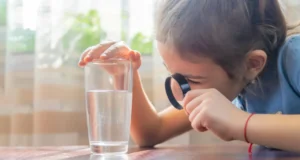 Estudo do MIT mostra que as crianças são mais vulneráveis a produtos químicos cancerígenos na água