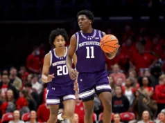 QUEBRANDO: O guarda júnior Jordan Clayton entrou no portal de transferências