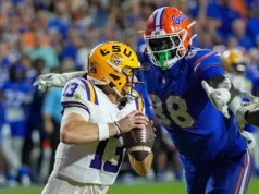 Os Vikings escolheram no primeiro turno o Florida DT Caleb Banks, que quebrou a perna antes da combinação.