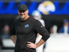 Nota: Holly compartilhou o incrível vídeo de Dan Campbell em seu aniversário de 50 anos