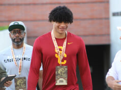 O compromisso da USC, Mekai Brown, recebeu honras de 5 estrelas do Rivals