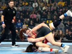 O estado de Iowa adicionará a luta livre feminina como esporte universitário a partir de 2027-28