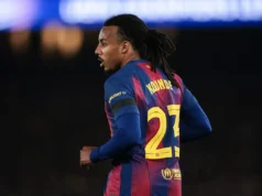 O zagueiro do Barcelona está fora do confronto com o Osasuna devido a suspensão