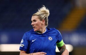 Millie Bright, do Chelsea, se aposentará no final da temporada como a jogadora mais antiga do clube