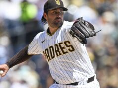 Matt Waldron, do Padres, lembra aos fãs de beisebol a famosa citação de Bob Uecker