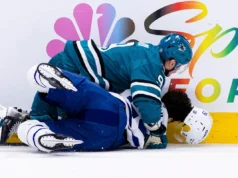 Os Sharks venceram sua quarta vitória consecutiva para melhorar suas esperanças nos playoffs com uma vitória por 4 a 1 sobre os Maple Leafs