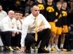 Iowa Hawkeyes compra Ben McCollum como treinador principal, detalhes do contrato