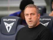 Hansi Flick adia conferência de transferências do Barcelona