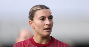 Catley assinou um novo contrato com o Arsenal