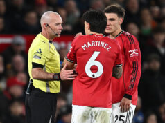 Carrick considerou o cartão vermelho de Martinez uma das piores decisões de arbitragem que ele já viu