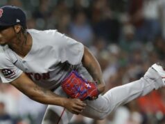 Brian Bello, do Red Sox, respondeu sendo roubado de um strikeout e escapando do inning