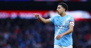 Relatório: Newcastle United planeja contratar zagueiro do Man City