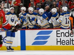 Os Sabres venceram os Thompson Blackhawks por 5 a 1 e conquistaram o título do Atlântico