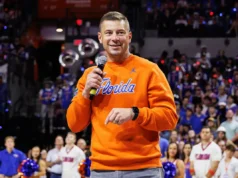 O técnico da Flórida, John Sumrall, prometeu ‘despertar a fera’ em sua temporada de estreia