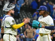 Os Brewers venceram os Blue Jays por 2 a 1 para encerrar a seqüência de derrotas