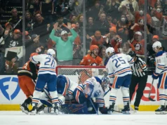 O comissário da NHL, Bettman, mantém a decisão que permitiu que o gol de Ducks no OT na vitória do jogo 4 contra os Oilers fosse mantido