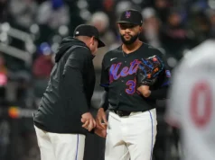 O New York Mets, de volta a casa e em busca de rebote, perde o 12º jogo seguido na 9ª entrada.