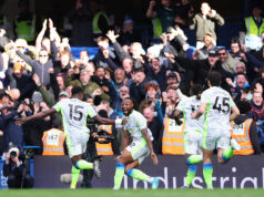 O Manchester City diminuiu a diferença para o Arsenal com uma vitória confortável sobre o Chelsea