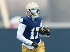Notre Dame se conecta para captura de TD atlético no jogo Blue-Gold de 2026