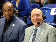 A famosa voz do basquete universitário da ESPN, Dick Vitale, está enfrentando outra batalha contra o câncer
