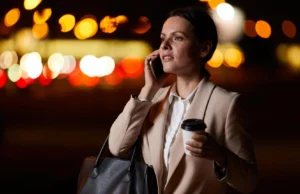 Café à noite pode aumentar comportamentos de risco, especialmente em mulheres