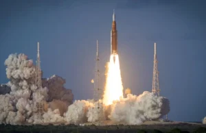 NASA lança Artemis II para o primeiro sobrevoo tripulado pela Lua em 50 anos