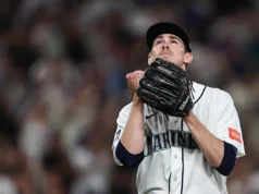 O titular dos Mariners, Emerson Hancock, lança 14 eliminações na noite de aposentadoria da camisa de Randy Johnson