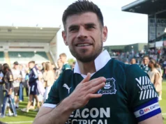 Edwards ‘pronto’ para assinar novo contrato com a Plymouth