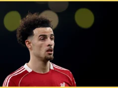 Curtis Jones explica o novo papel do Liverpool após troca de lateral-direito