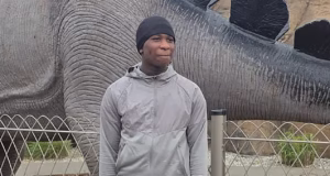 Um segundo adolescente foi acusado do assassinato de um estudante de 14 anos que foi morto a tiros em uma escadaria de Londres.
