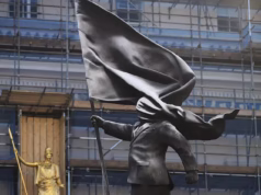 Então, como exatamente Banksy ergueu uma estátua gigante no meio de Londres na calada da noite? O tímido artista de rua lançou um novo vídeo com algumas pistas