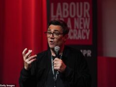 Burnham está enfrentando reação negativa por causa de sua plataforma compartilhada com os Verdes
