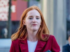 Comentarista do GB News processa instituição de caridade por ‘proibir brancos de estágios’