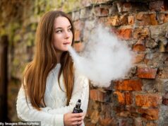 O vício em vapor dos adolescentes está ligado ao mau comportamento, dizem os especialistas