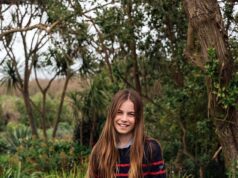 A princesa Charlotte comemora seu 11º aniversário com um sorriso despreocupado em um novo retrato encantador em um campo repleto de margaridas: veja-a ao longo dos anos