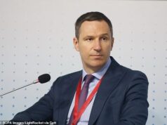 O ministro russo que foi demitido de seu cargo ‘fugiu para os EUA’ em meio a uma investigação de fraude ao se tornar o primeiro funcionário de alto escalão a ‘fugir’ do governo de Putin