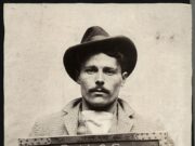 Criminosos imigrantes eduardianos na Grã-Bretanha manifestaram-se através da máscara de assassinos, ladrões e bandidos