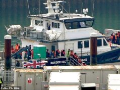 Marco sombrio para os migrantes: o número de travessias de pequenos barcos pode chegar a 200.000 desde o início da crise – apesar dos franceses terem enviado milhões de libras para a impedir
