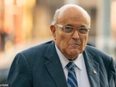 O prefeito dos EUA elogia Rudy Giuliani como o ‘guerreiro final’, pois espera se recuperar totalmente depois de adoecer gravemente com pneumonia