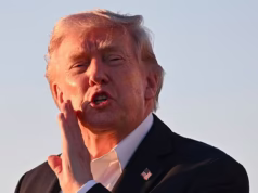 ‘Ficamos por aí dia após dia, sem nunca saber o que vai nos atingir em seguida.’ Membros preocupados da Casa Branca dizem a Andrew Neal que Trump não é estranho à lógica agora – e revelam seu próximo movimento desesperado.