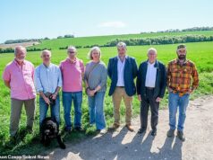 Proprietários ricos furiosos com os planos do Visconde de construir uma ‘vila-jardim’ com 2.500 casas à sua porta, na idílica zona rural de Hampshire