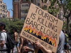 A dor de cabeça do turismo de guerra na Espanha no Irã: número crescente de visitantes vê mais fúria anti-feriado… As coisas devem piorar à medida que os britânicos deixam Dubai devido à guerra