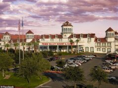 Um outrora movimentado resort de férias em Nevada tornou-se a mais nova cidade fantasma da América com o fechamento de seu último hotel.