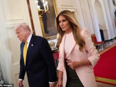 Donald Trump atrai mães militares com sorrisos radiantes ao lado da ‘mãe incrível’ Melania durante a homenagem ao Dia das Mães