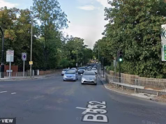Estudantes judias correram para salvar suas vidas ‘depois que os carros aceleravam e as atropelavam’: Met Police investigando ataque anti-semita