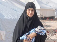 Famílias britânicas ligadas ao Estado Islâmico atualmente presas na Síria poderiam regressar ao Reino Unido depois de quatro noivas do ISIS terem sido detidas no mesmo campo de prisioneiros em que Shamima Begum regressou à Austrália.