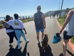 Desastre após abrigo confia ‘adote-me’ ao feroz pit bull e o leva a uma maratona lotada com animais vulneráveis